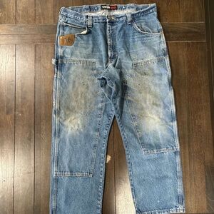 WRANGLER DOUBLE KNEES 
Nice Grass Stains

36/34